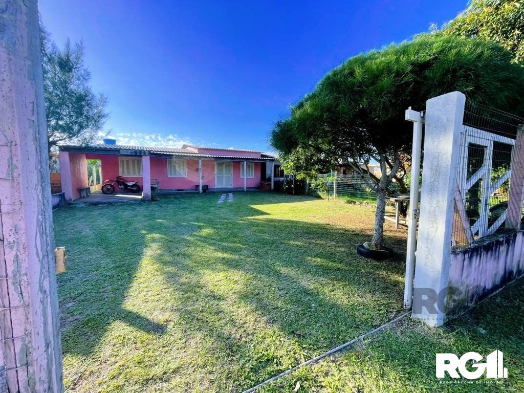 Casa à venda com 2 quartos, 90m² - Foto 1