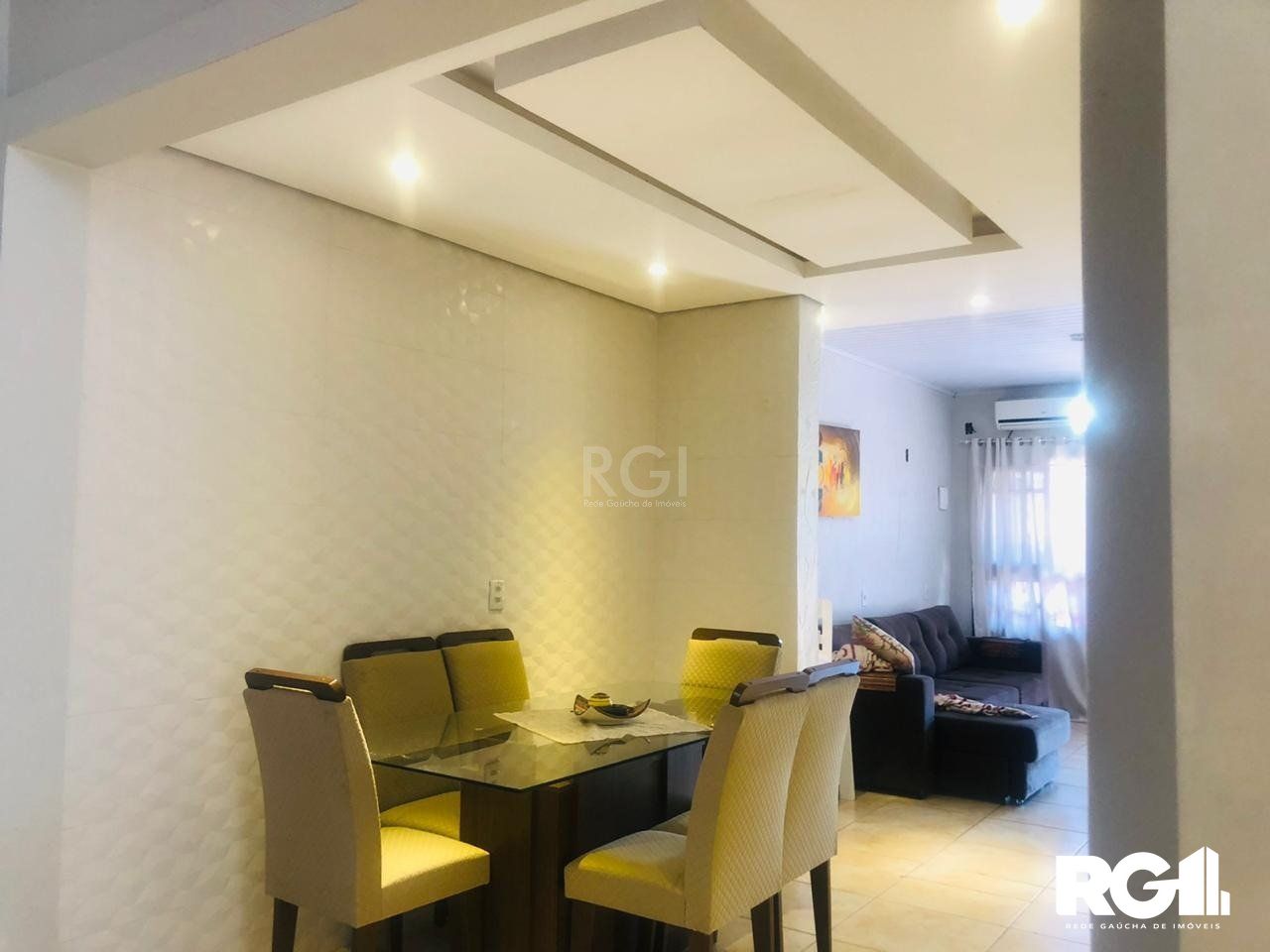 Casa à venda com 4 quartos, 144m² - Foto 2