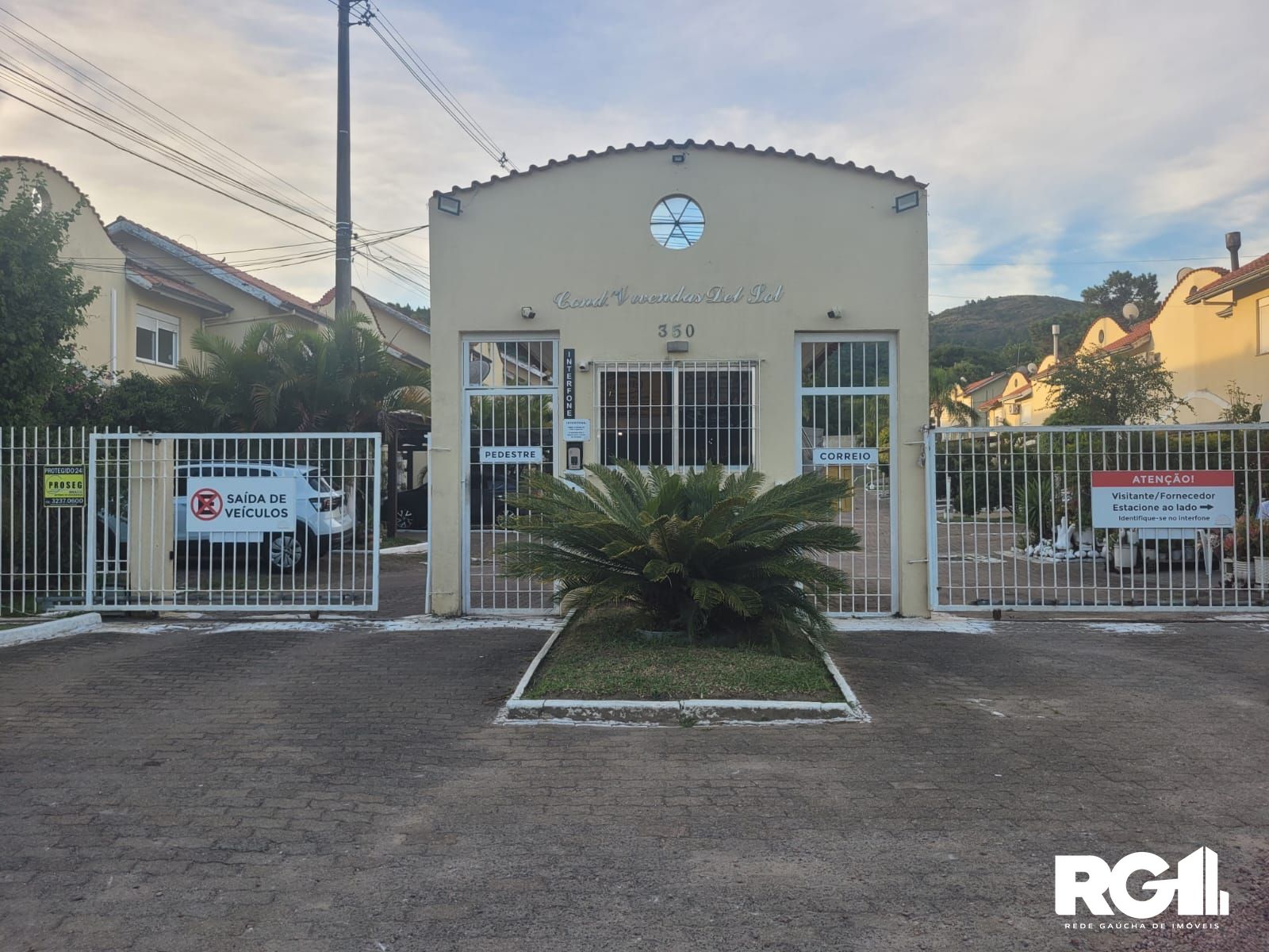 Casa de Condomínio à venda com 3 quartos, 118m² - Foto 1