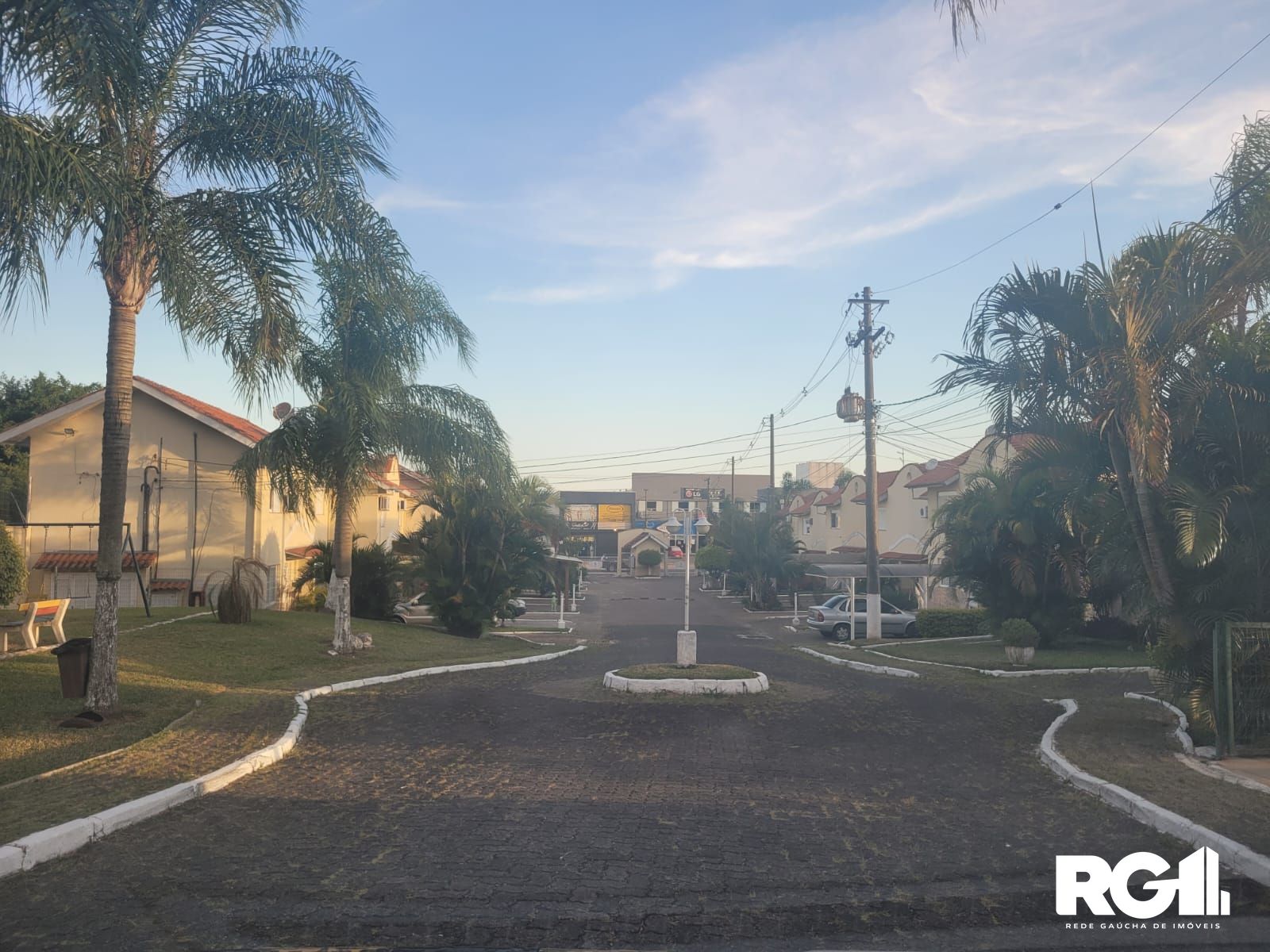 Casa de Condomínio à venda com 3 quartos, 118m² - Foto 2