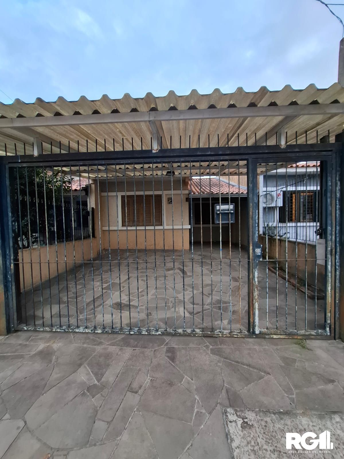 Casa à venda com 3 quartos, 60m² - Foto 1