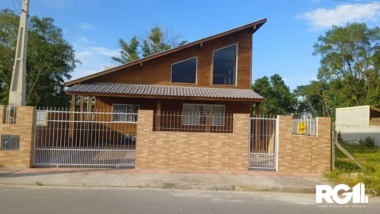 Casa à venda com 3 quartos, 160m² - Foto 1