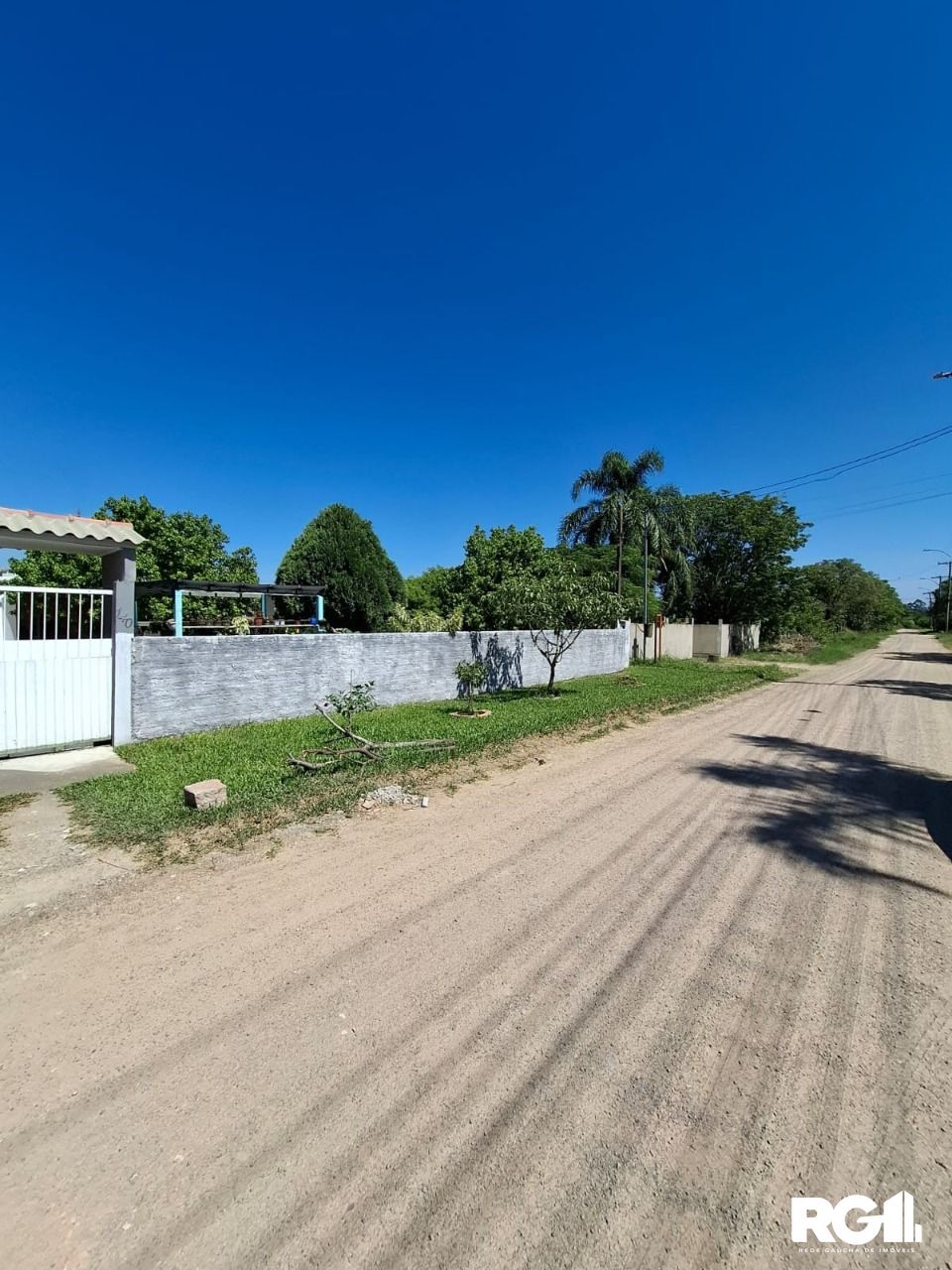 Casa à venda com 2 quartos, 250m² - Foto 1