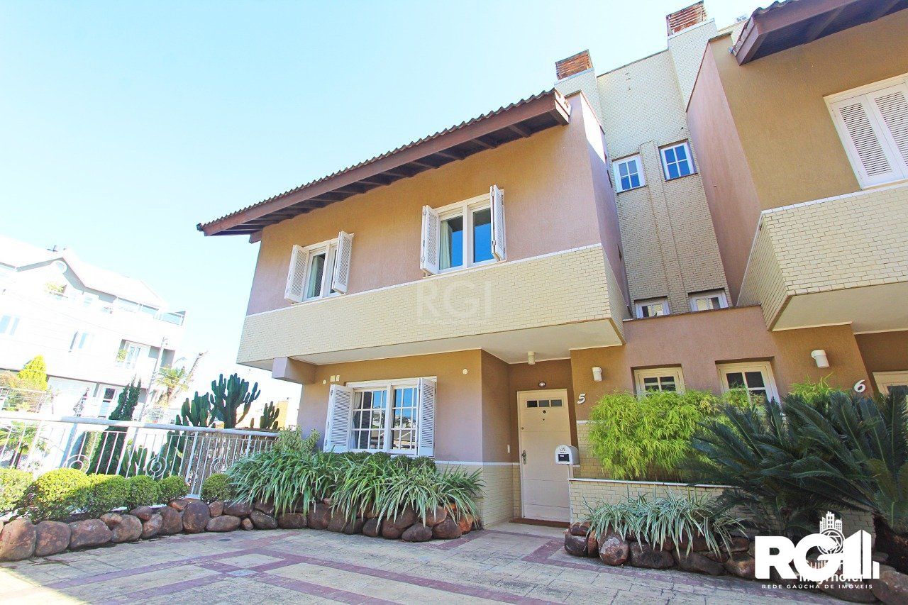 Casa de Condomínio à venda com 2 quartos, 380m² - Foto 1