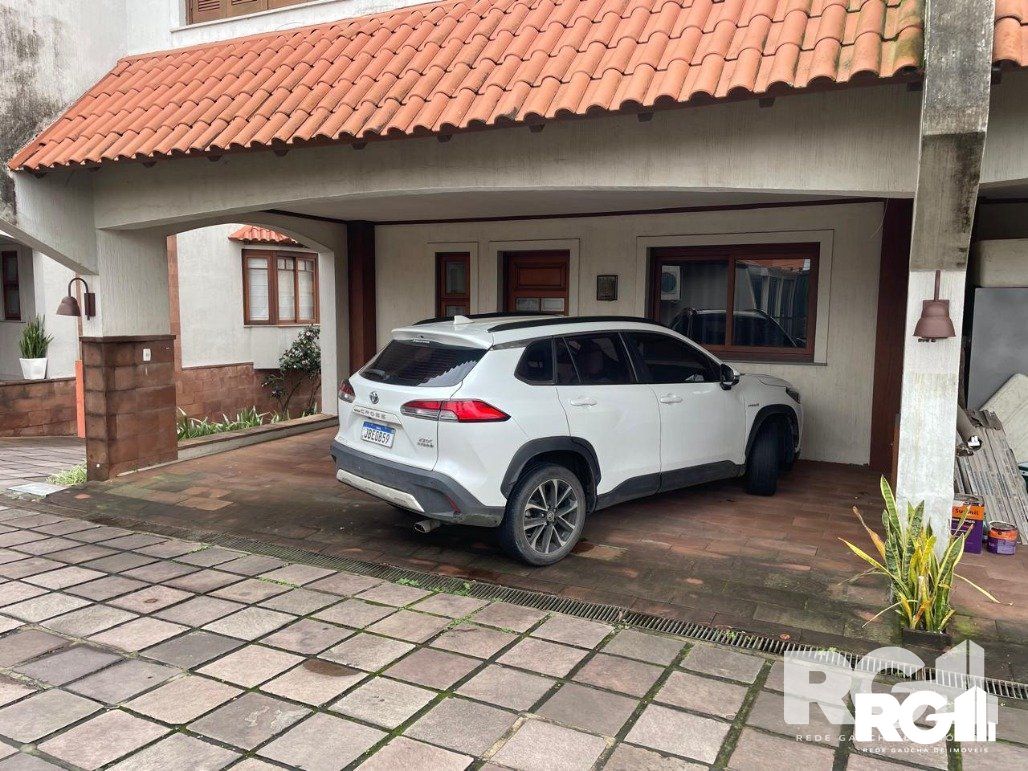 Casa de Condomínio à venda com 3 quartos, 239m² - Foto 1