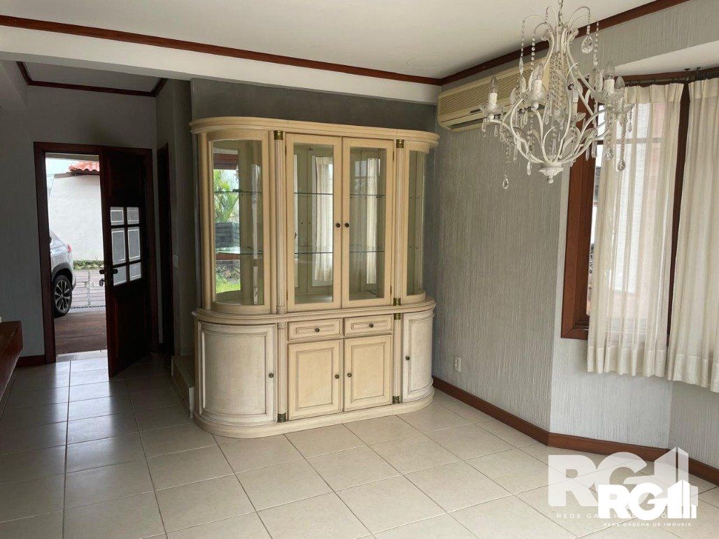 Casa de Condomínio à venda com 3 quartos, 239m² - Foto 3