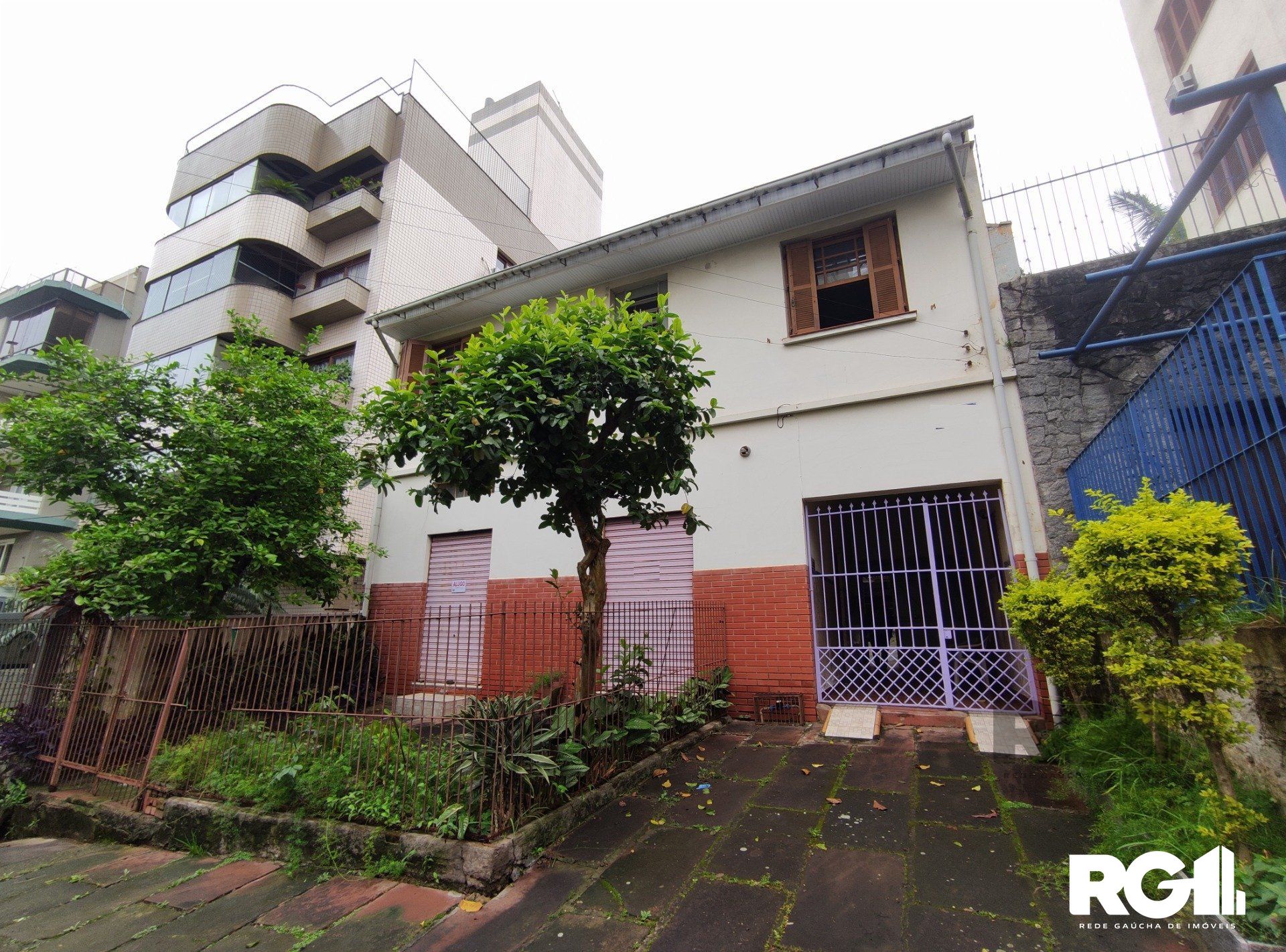 Casa à venda com 3 quartos, 200m² - Foto 1