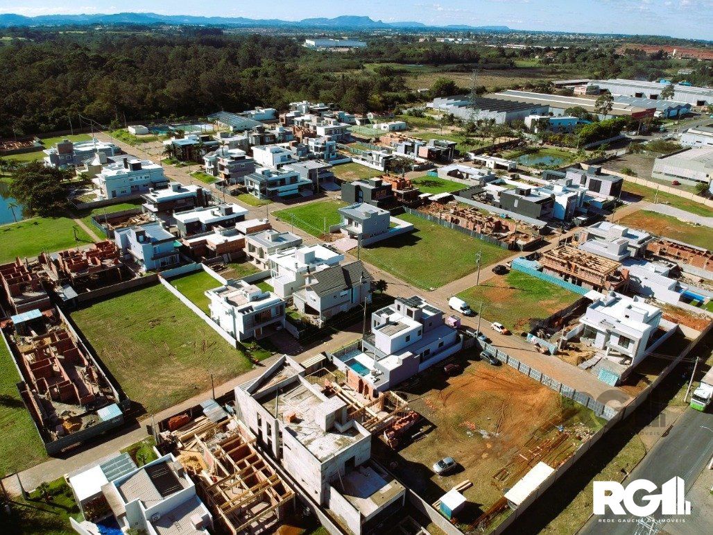 Casa de Condomínio à venda com 3 quartos, 221m² - Foto 2