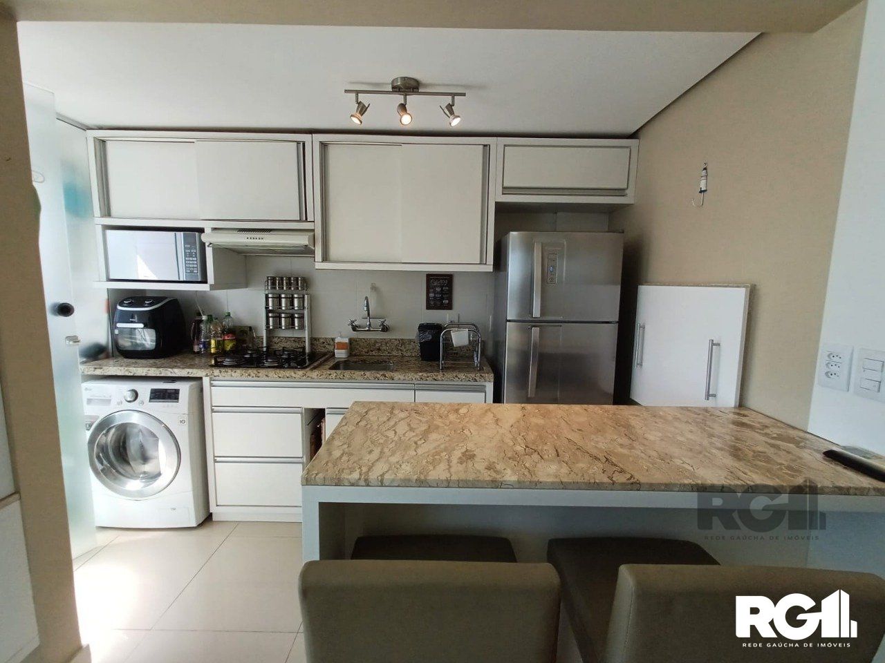 Apartamento à venda com 2 quartos, 68m² - Foto 5