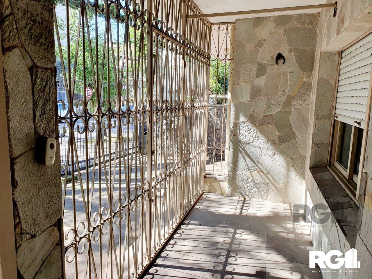 Casa à venda com 4 quartos, 284m² - Foto 2