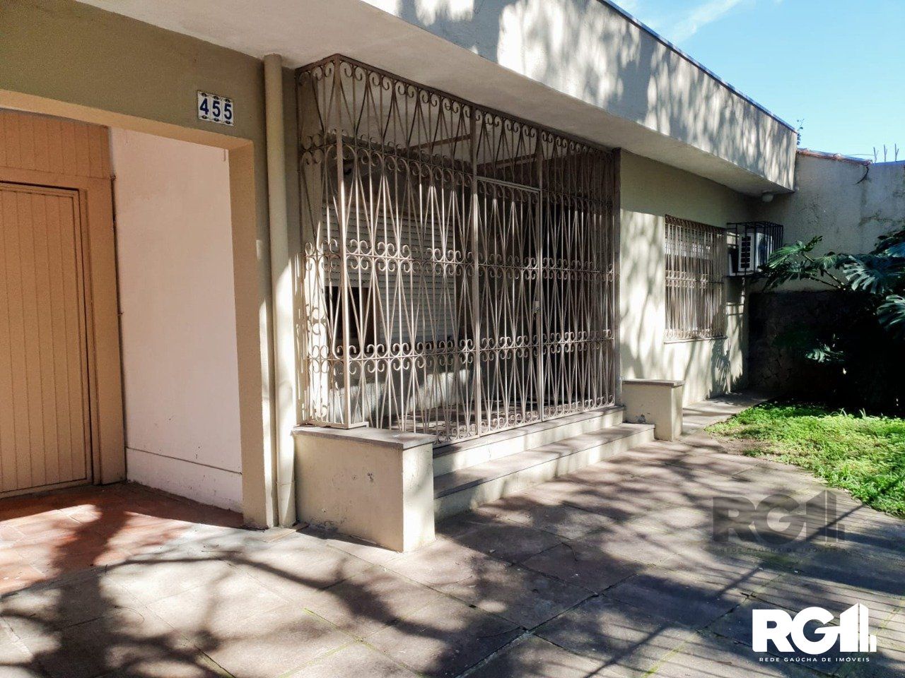 Casa à venda com 4 quartos, 284m² - Foto 1