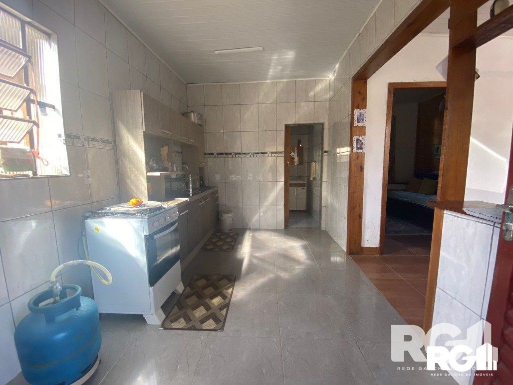 Casa à venda com 2 quartos, 300m² - Foto 2