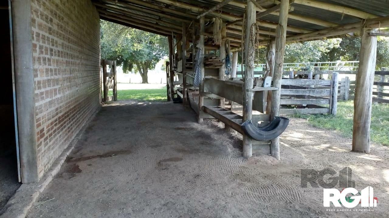 Sítio à venda com 2 quartos, 100000m² - Foto 23