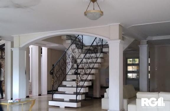 Casa à venda com 7 quartos, 840m² - Foto 2
