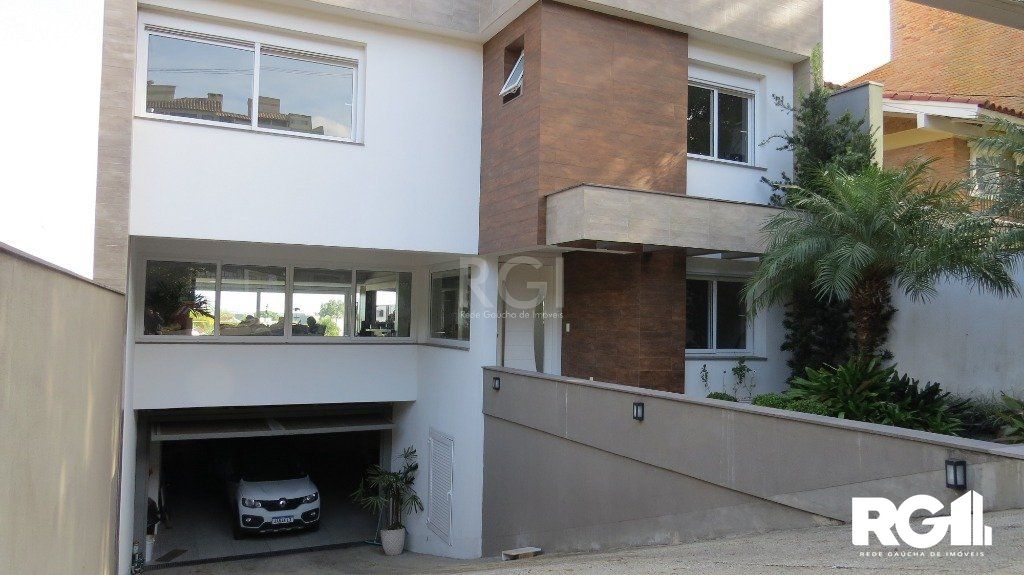 Casa à venda com 4 quartos, 427m² - Foto 1