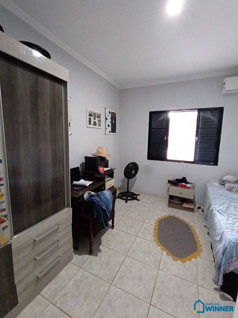 Casa à venda com 3 quartos, 197m² - Foto 11