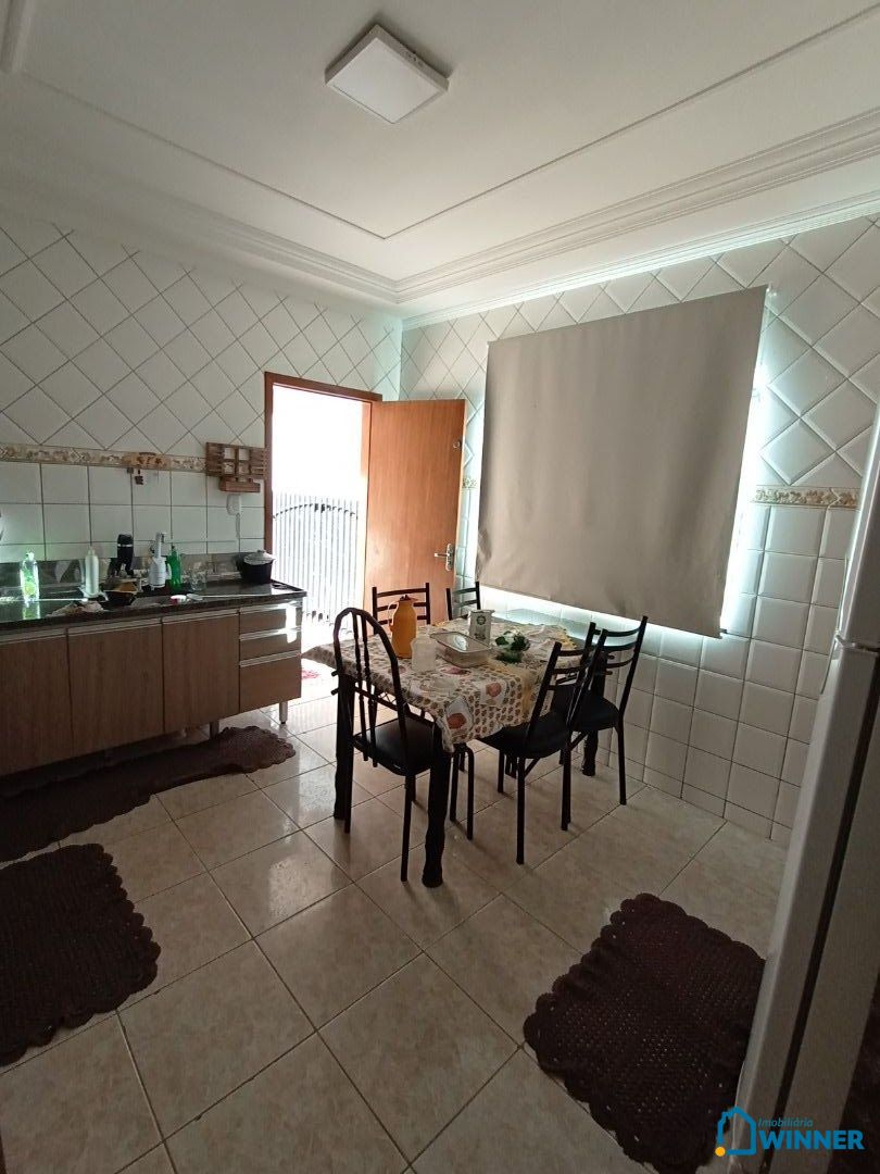 Casa à venda com 3 quartos, 197m² - Foto 6