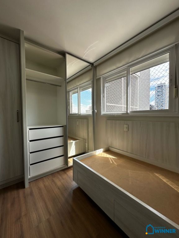 Apartamento para alugar com 3 quartos, 120m² - Foto 17