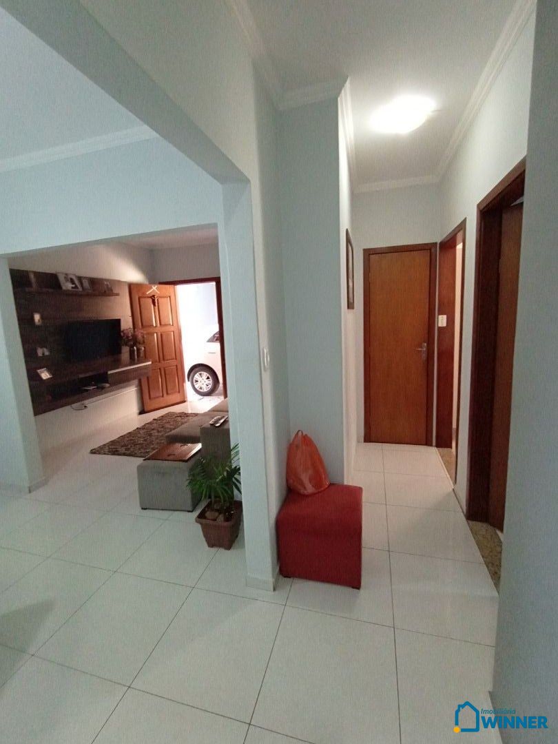 Casa à venda com 3 quartos, 197m² - Foto 9