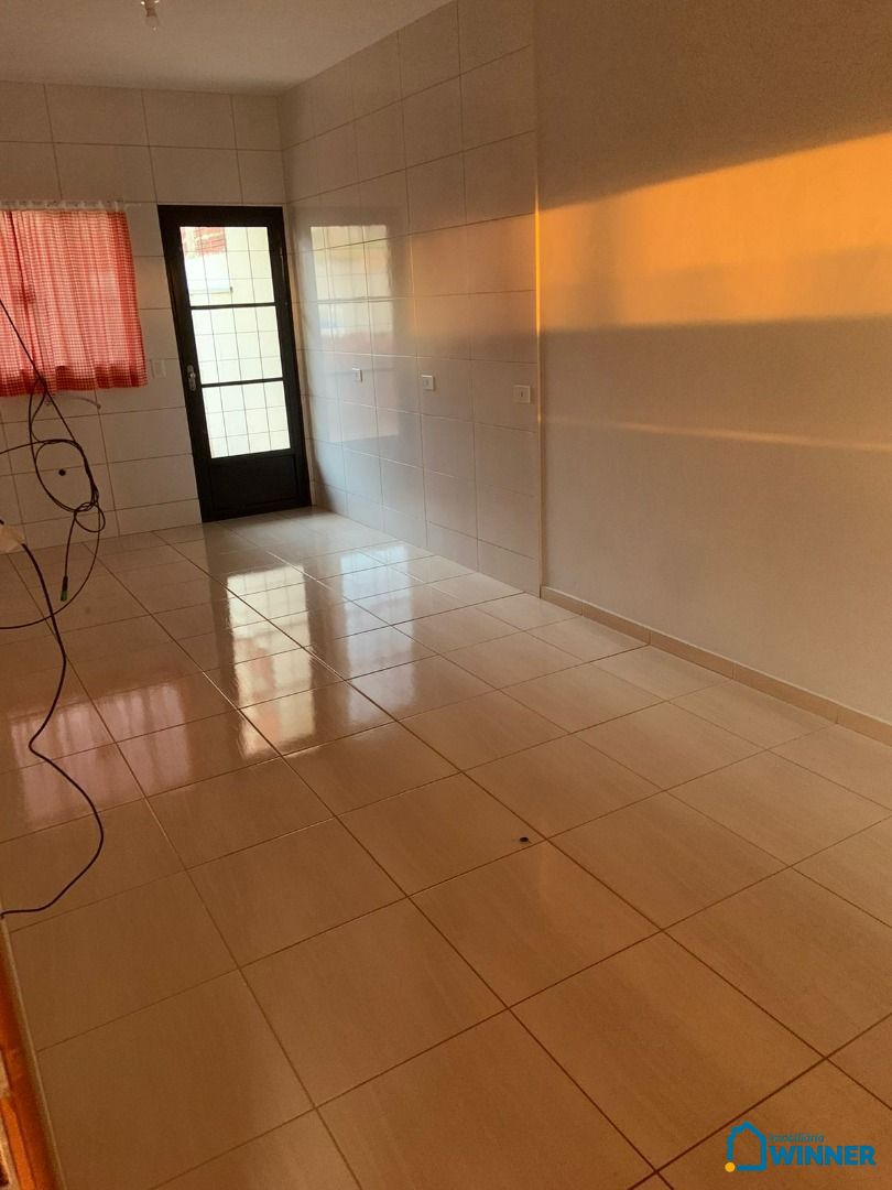 Casa para alugar com 2 quartos, 68m² - Foto 8