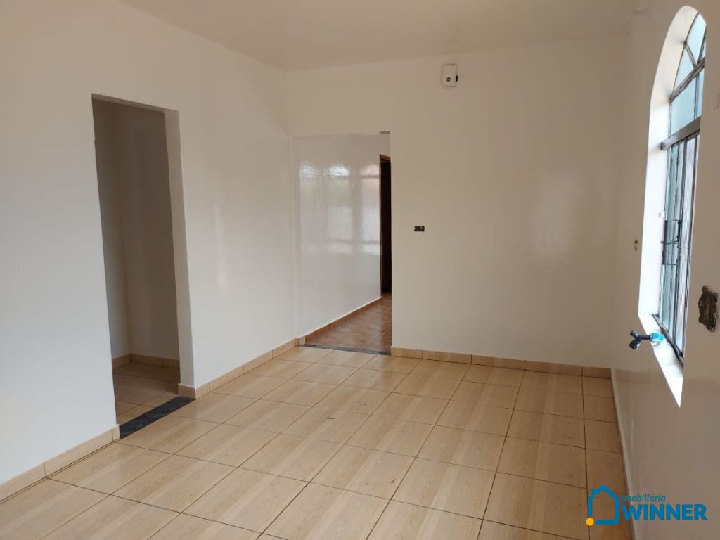 Casa para alugar com 2 quartos, 180m² - Foto 16