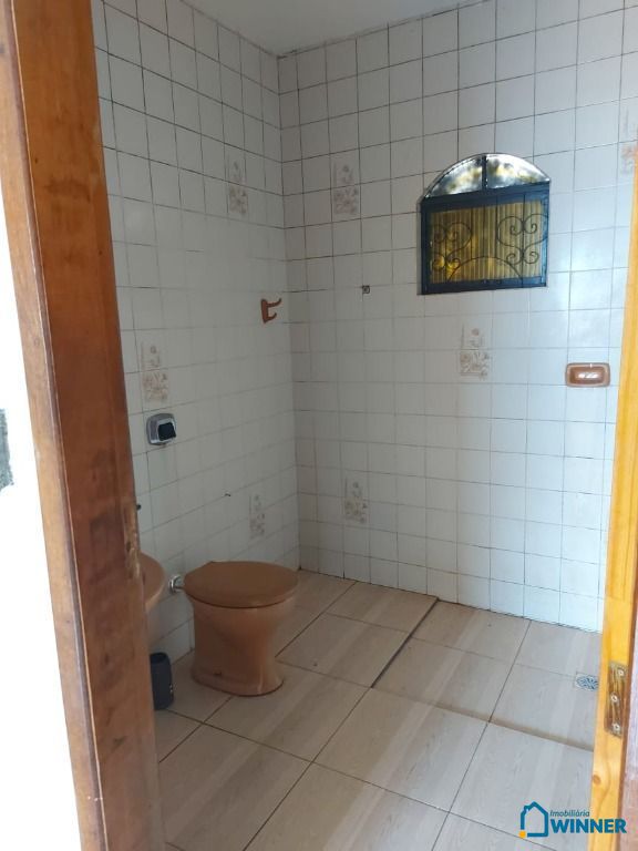 Casa para alugar com 2 quartos, 180m² - Foto 13