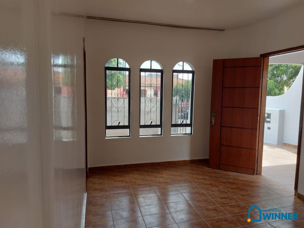 Casa para alugar com 2 quartos, 180m² - Foto 9