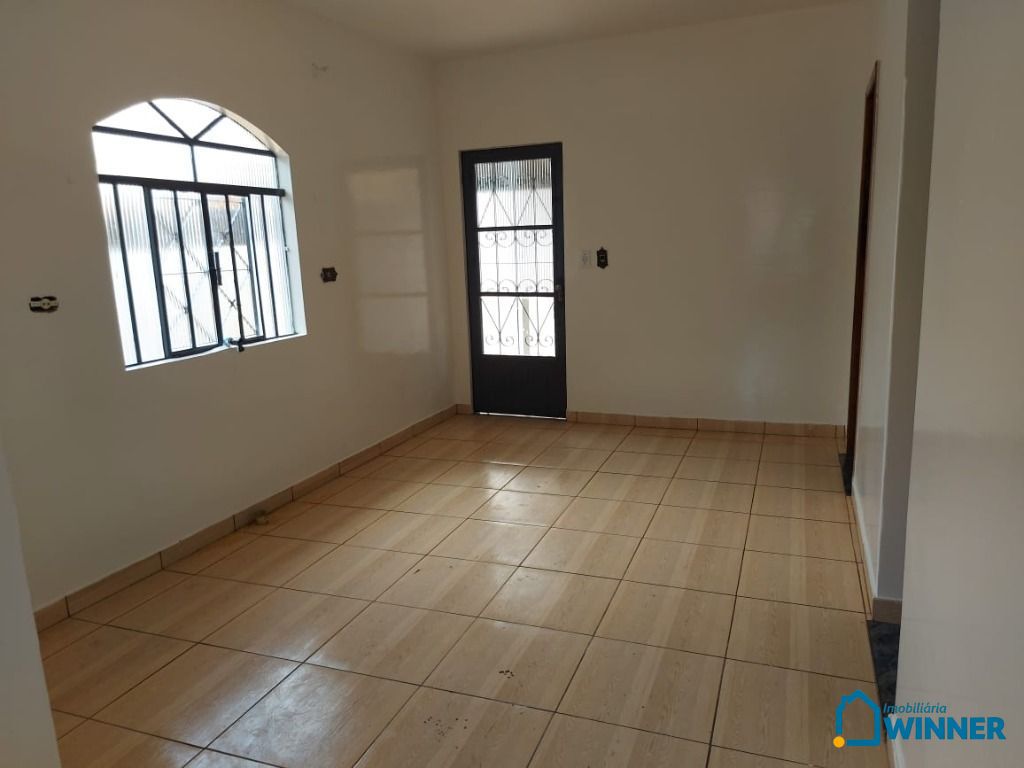 Casa para alugar com 2 quartos, 180m² - Foto 7