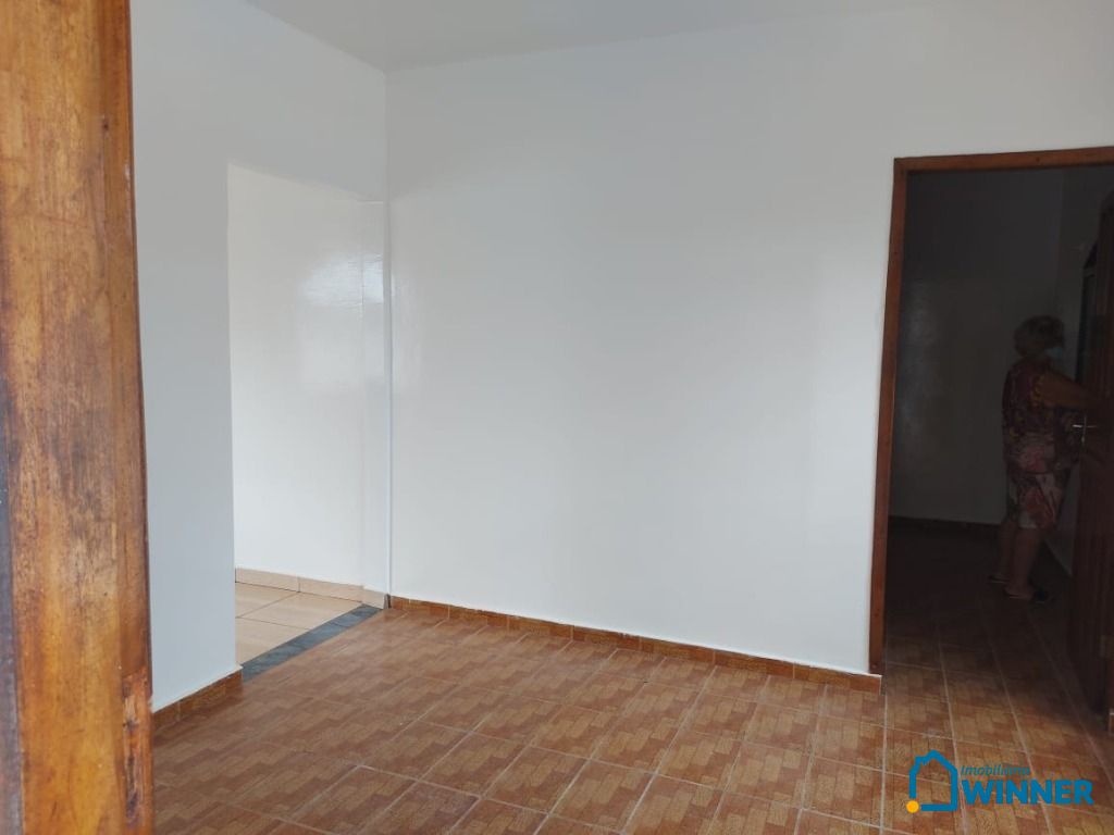 Casa para alugar com 2 quartos, 180m² - Foto 6