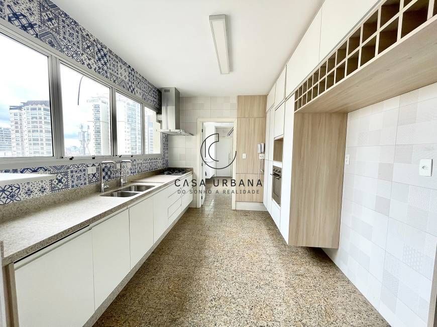 Apartamento à venda com 4 quartos, 220m² - Foto 27