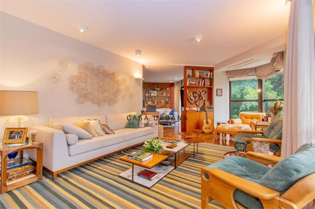 Apartamento, 3 quartos, 210 m² - Foto 1