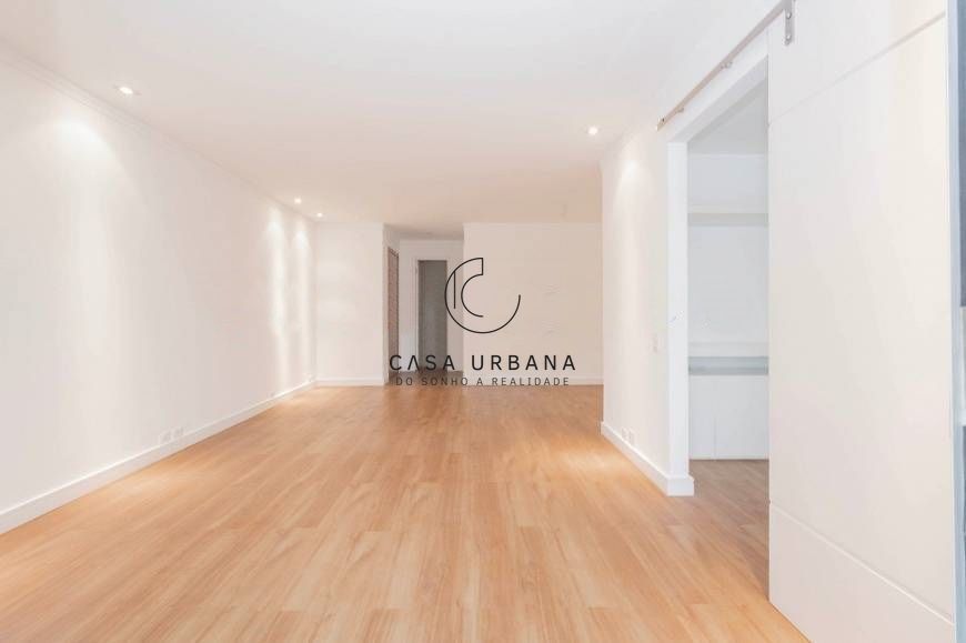 Apartamento à venda com 3 quartos, 151m² - Foto 4