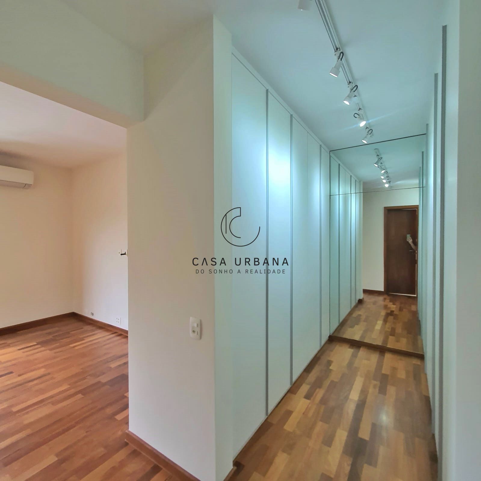 Apartamento à venda com 4 quartos, 220m² - Foto 18