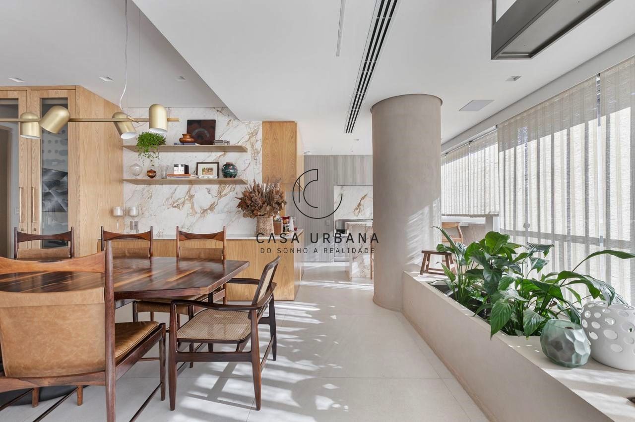 Apartamento, 3 quartos, 246 m² - Foto 1