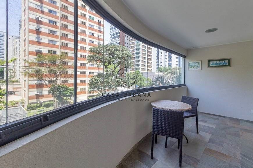 Apartamento à venda com 3 quartos, 140m² - Foto 4