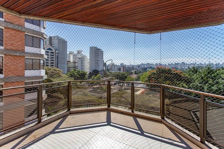 Apartamento à venda com 4 quartos, 260m² - Foto 1