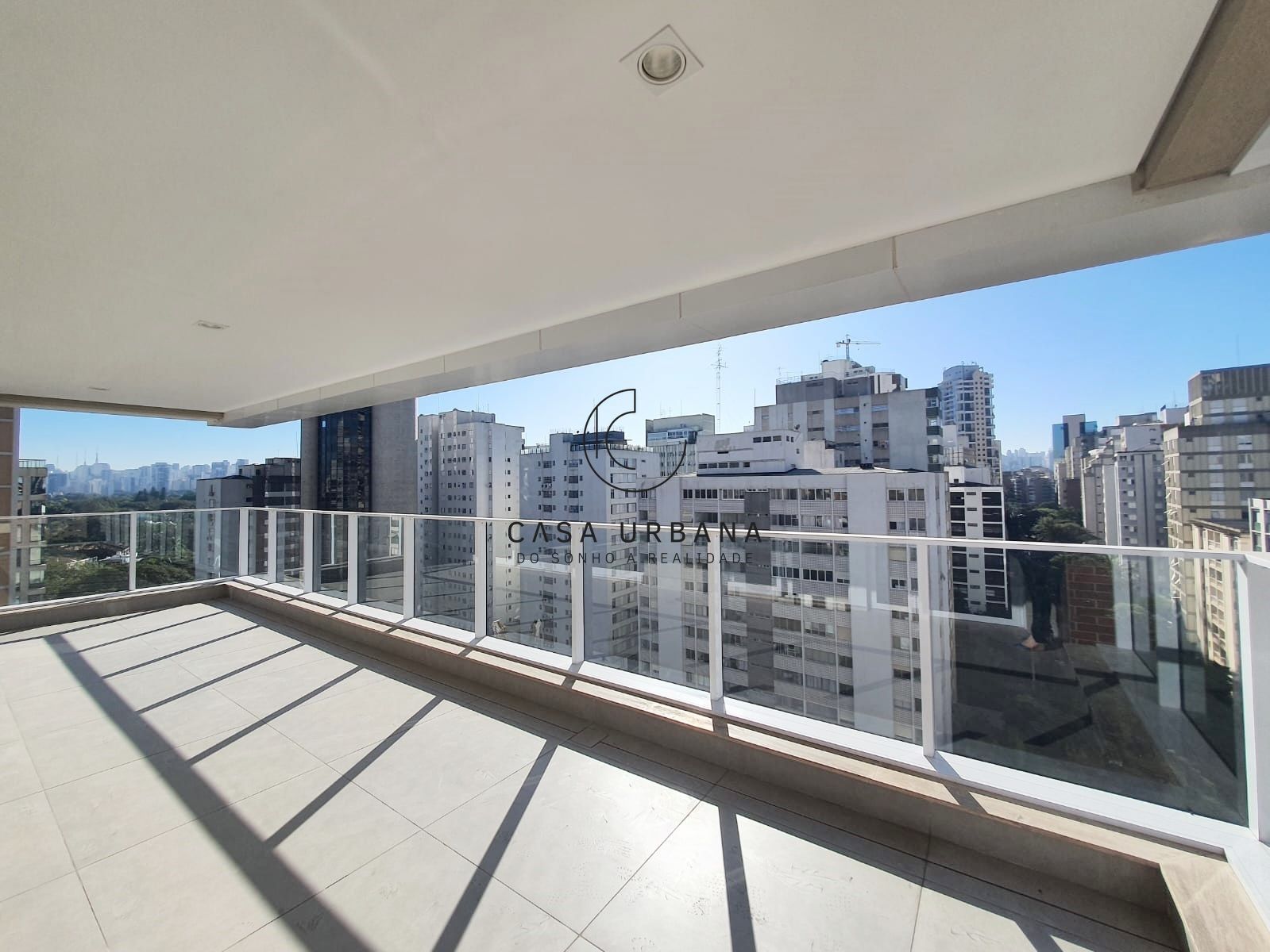 Apartamento à venda com 4 quartos, 330m² - Foto 1