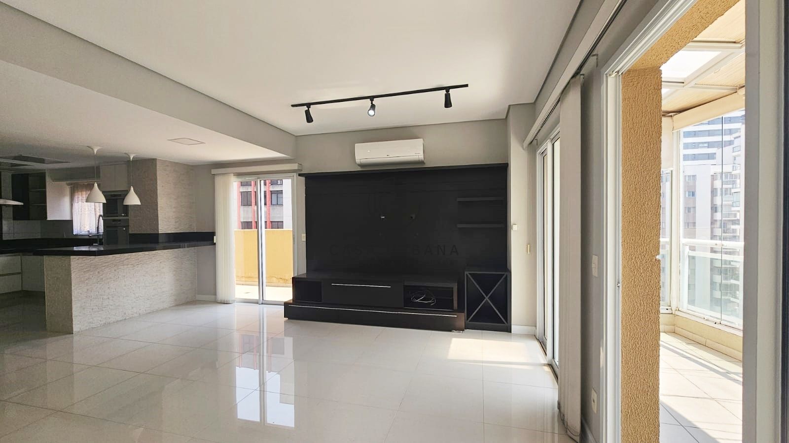 Apartamento à venda com 3 quartos, 137m² - Foto 4