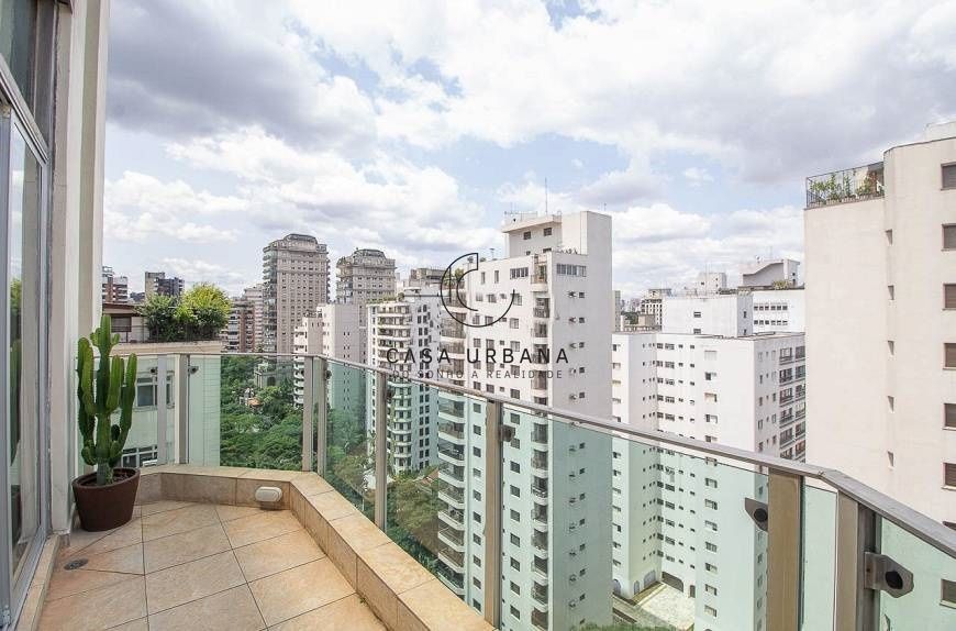 Apartamento à venda com 4 quartos, 220m² - Foto 1