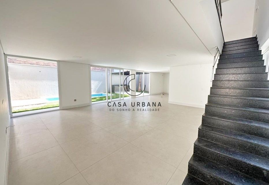 Casa de Condomínio à venda com 3 quartos, 472m² - Foto 2