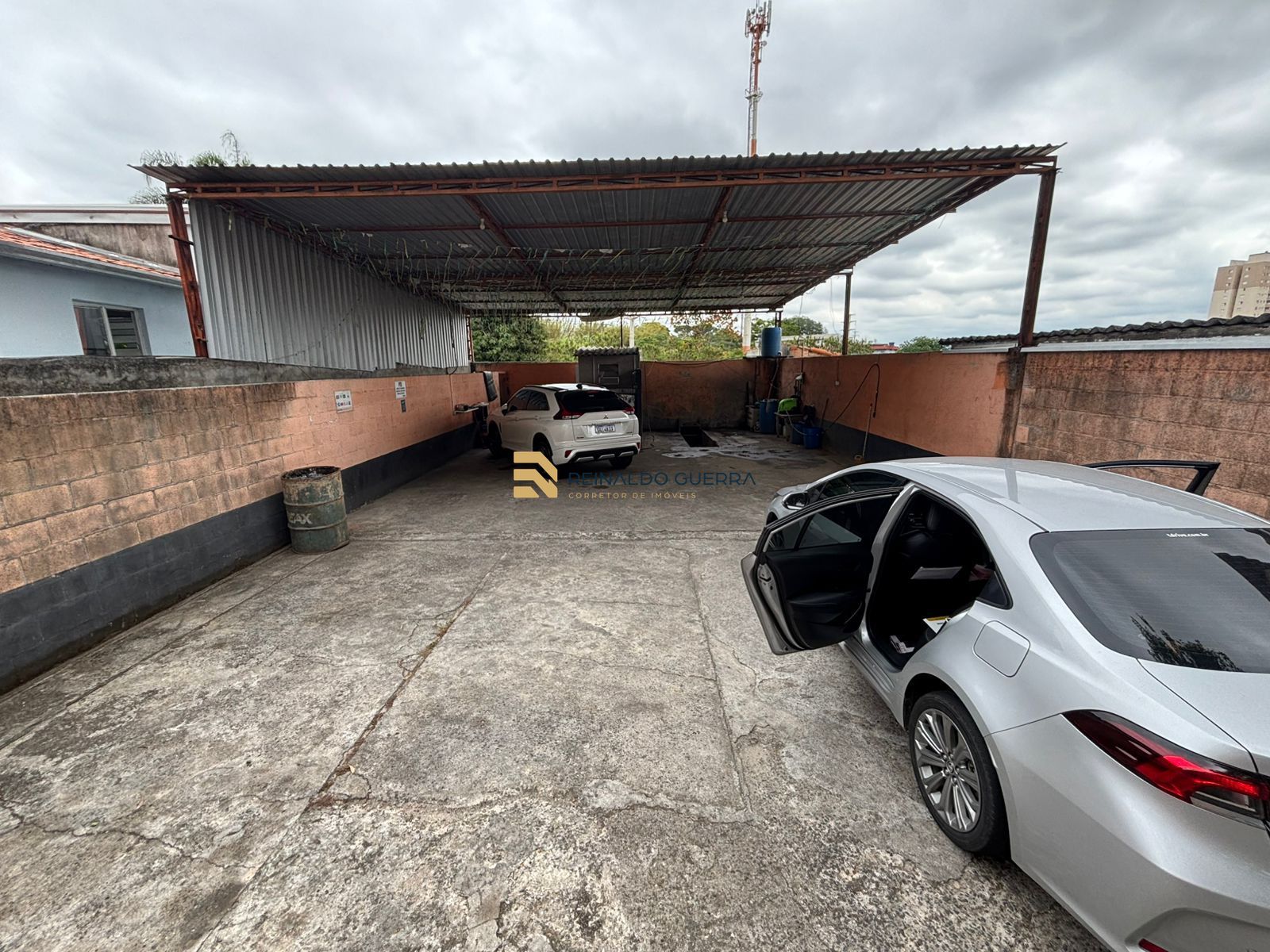 Loteamento e Condomínio, 300 m² - Foto 1
