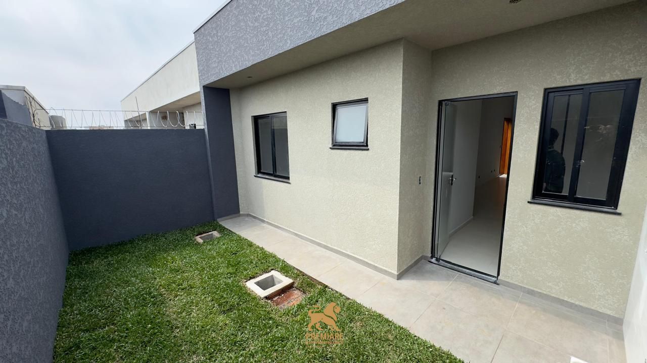 Casa à venda com 2 quartos, 60m² - Foto 3