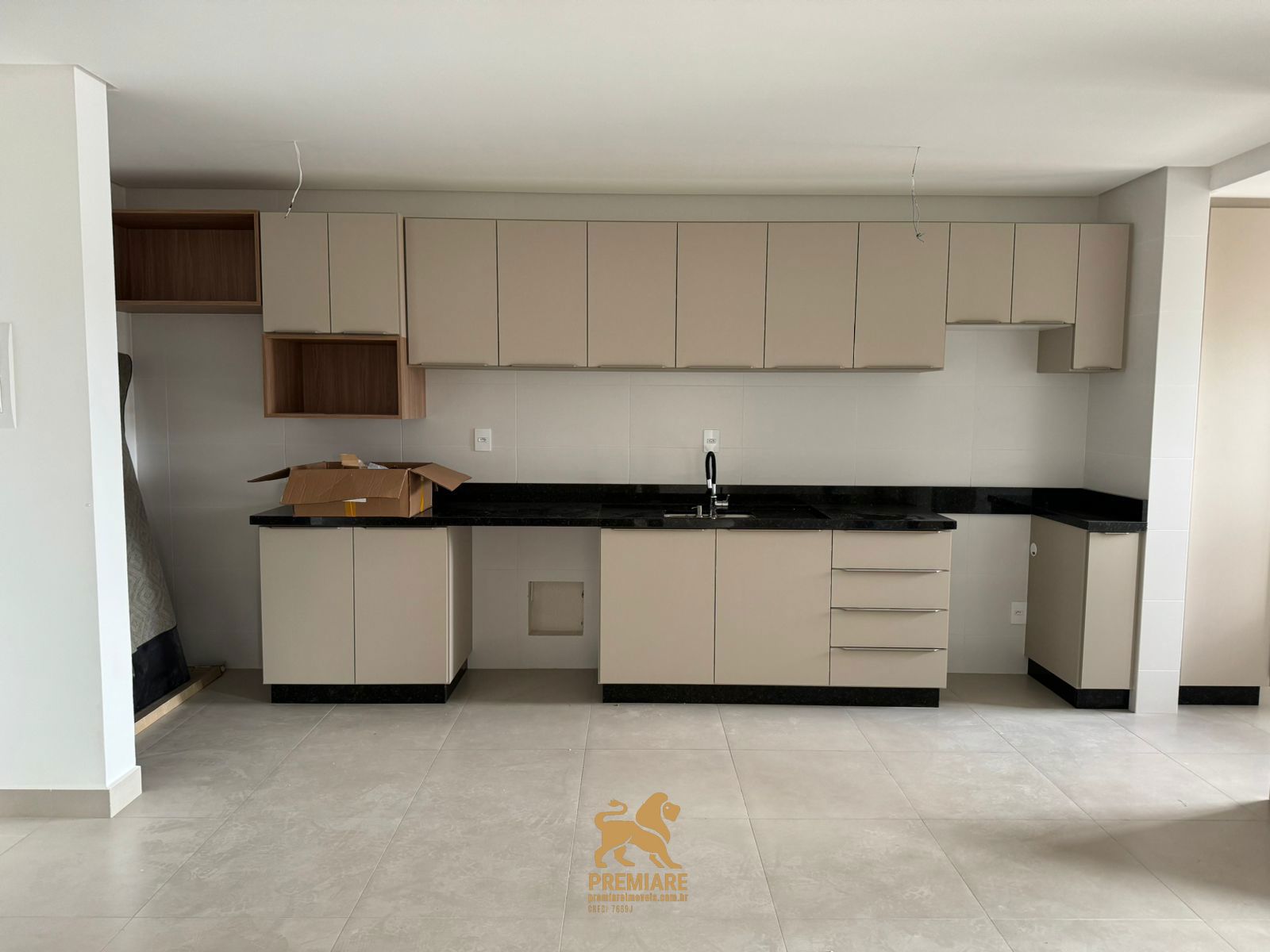 Apartamento à venda com 3 quartos, 92m² - Foto 1