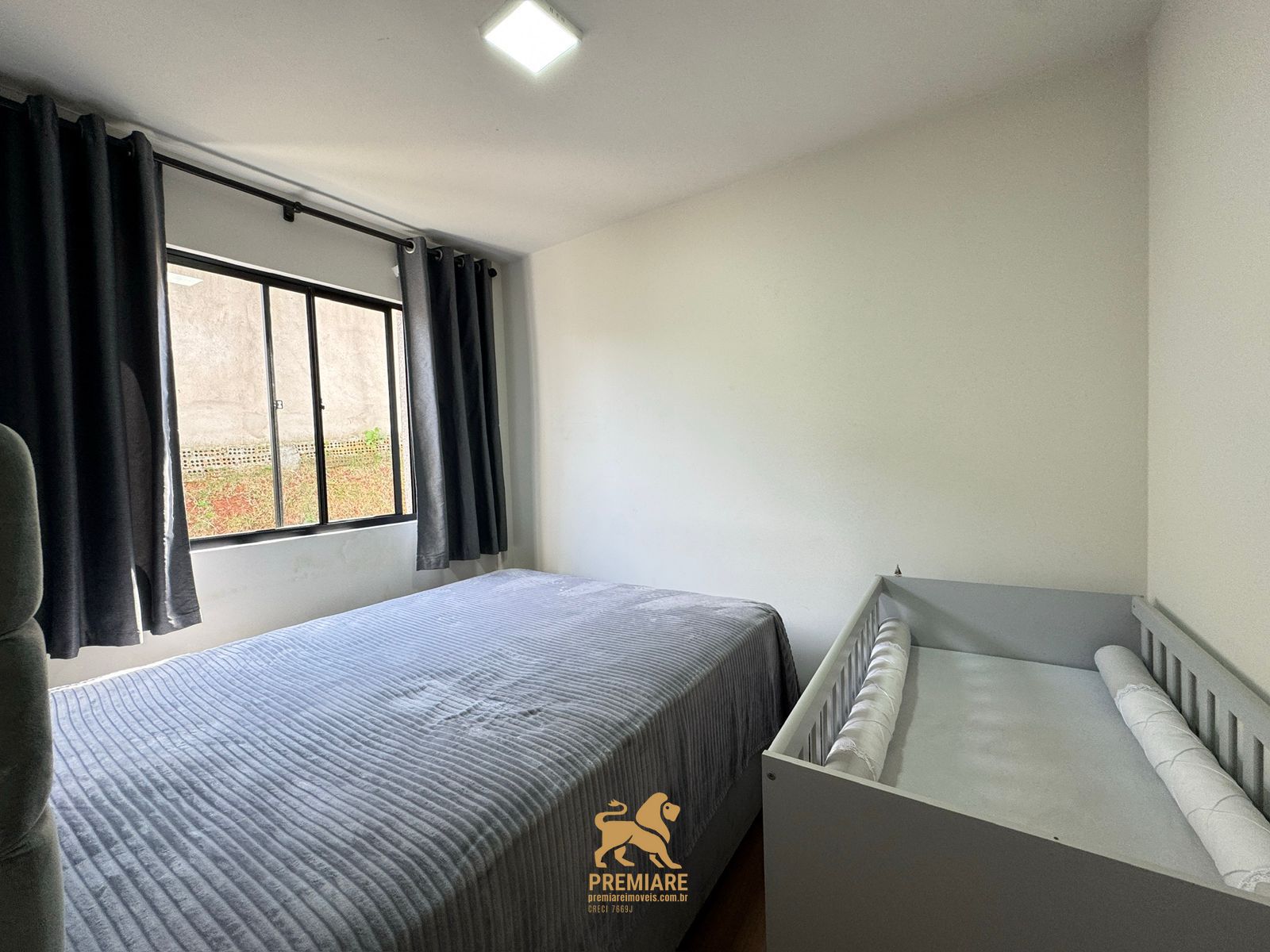 Apartamento com 2 Dormitórios à venda, 48 m² por R$ 230.000,00 Apartamento com 2 Dormitórios à venda, 48 m² por R$ 230.000,00