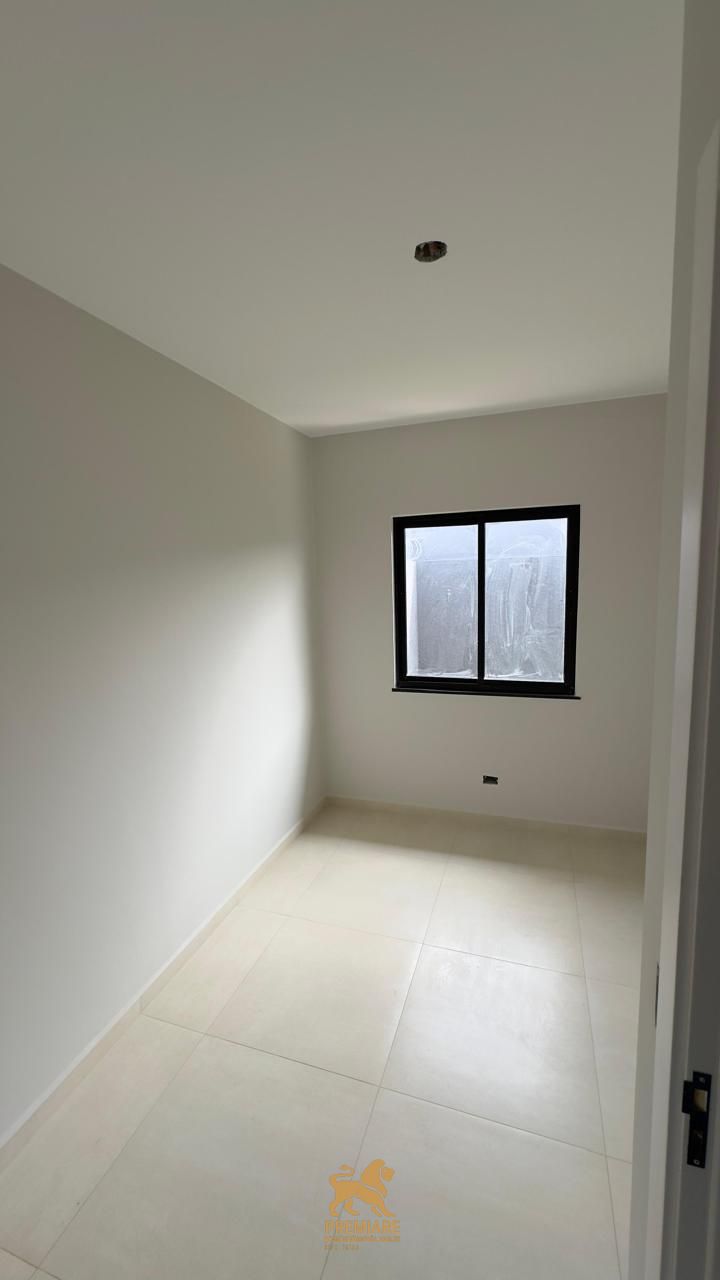 Casa à venda com 2 quartos, 60m² - Foto 4