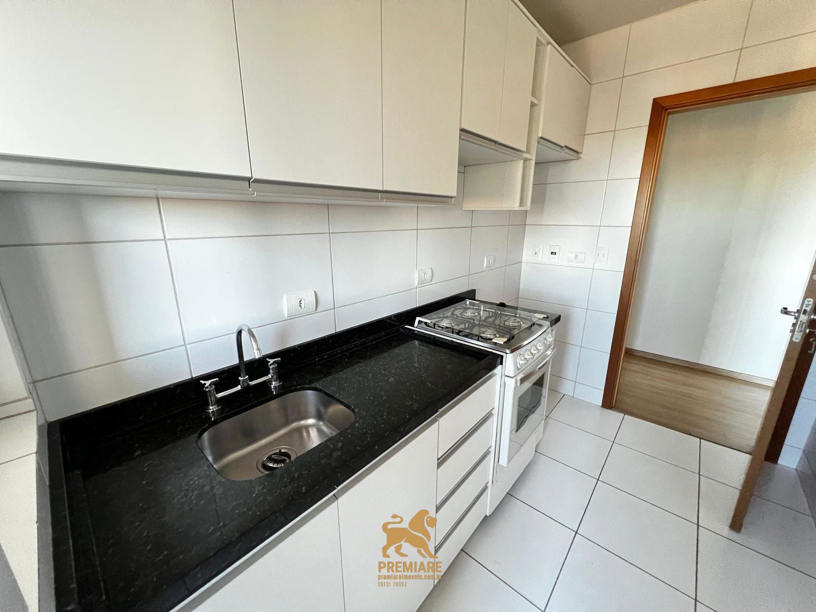 Apartamento à venda com 3 quartos, 82m² - Foto 2