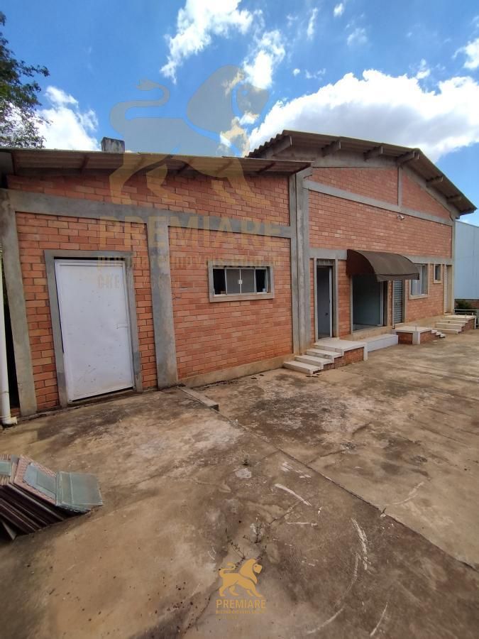 Prédio Inteiro à venda com 3 quartos, 150m² - Foto 1