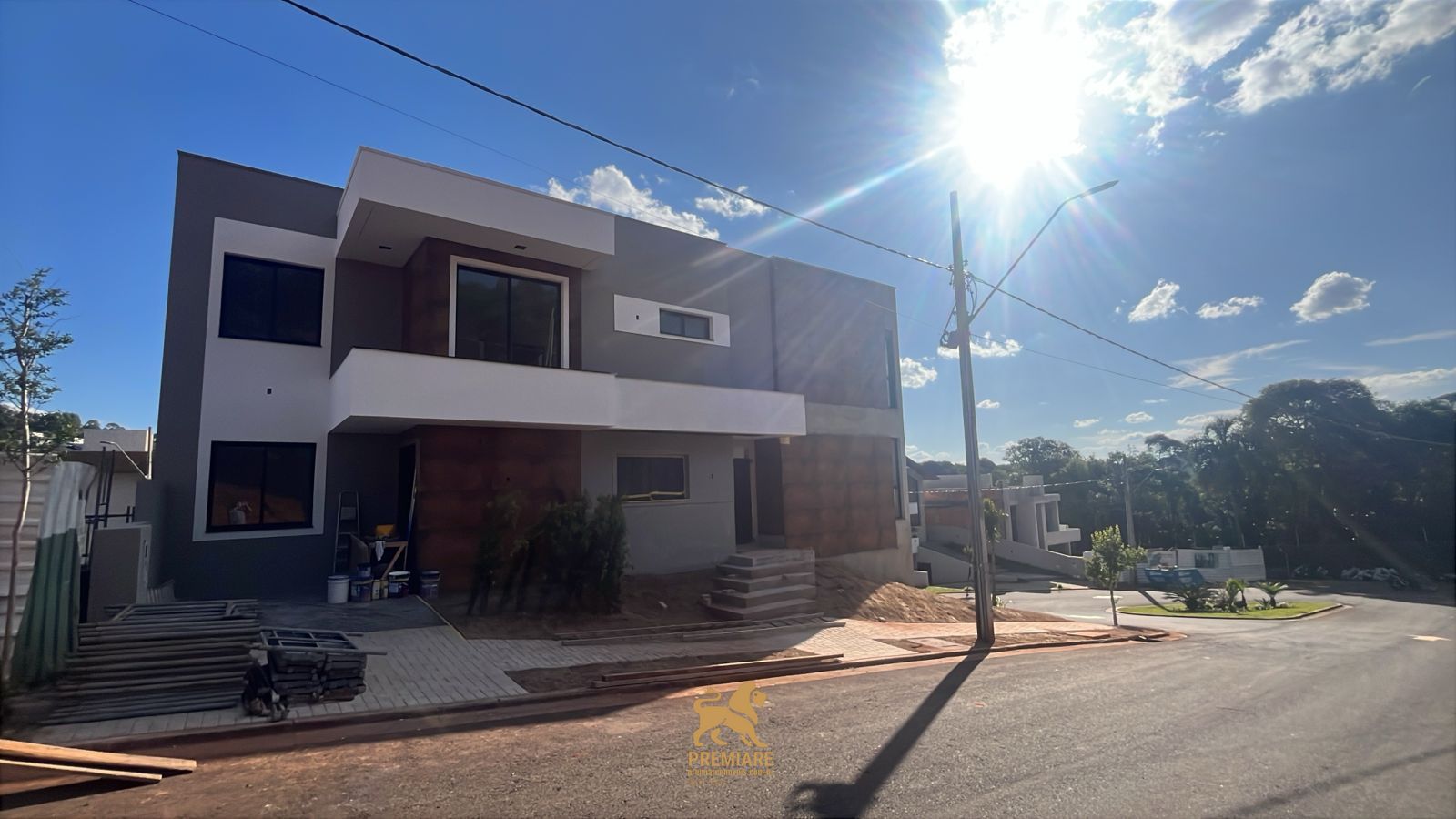 Casa de Condomínio à venda com 4 quartos, 345m² - Foto 2