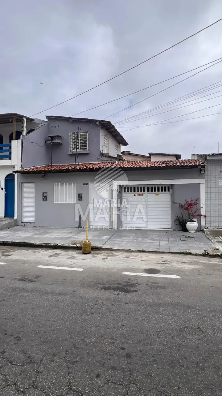 Casa fora de Condomínio a 300 metros da praia à venda em Pajuçara/AL!