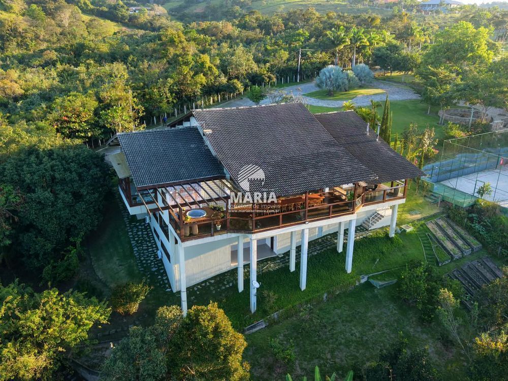 Casa em condomínio estilo fazenda com 06 suítes para locação anual em Chã Grande/PE!